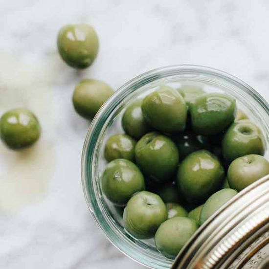 Nocellara del Belice Olives (Z2532 P1 - Product lifestyle shot)